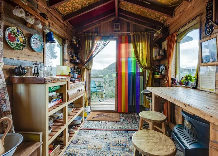 2 X Double Bed Glamping Wagon In Dalby Forest